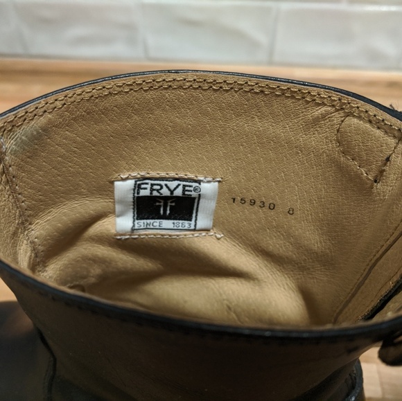 Frye Ankle Boots With Back Zip Size 8 - Picture 3 of 8